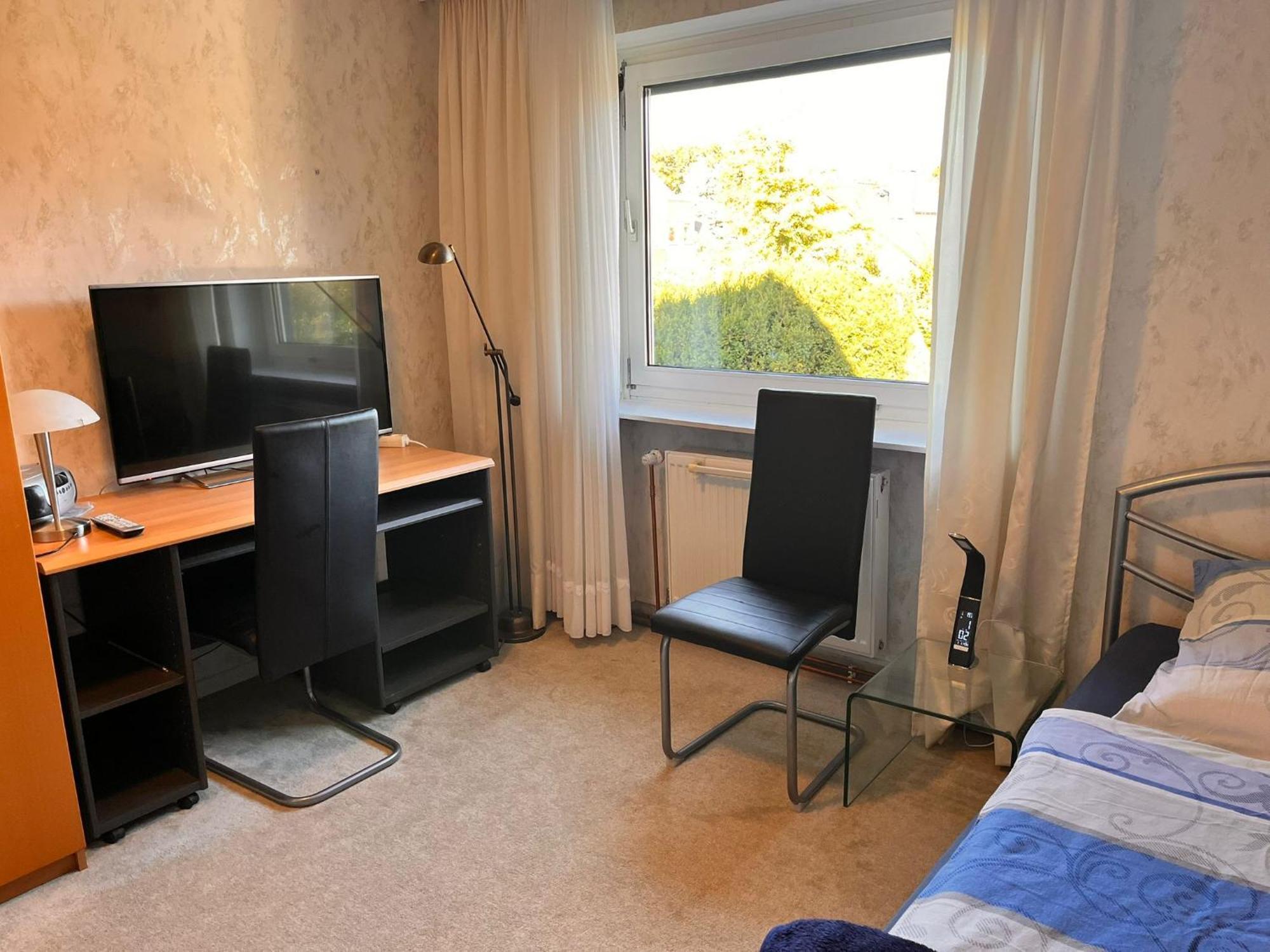 Apartment Fuer 5 Personen Mit Gartennutzung - Messezimmer